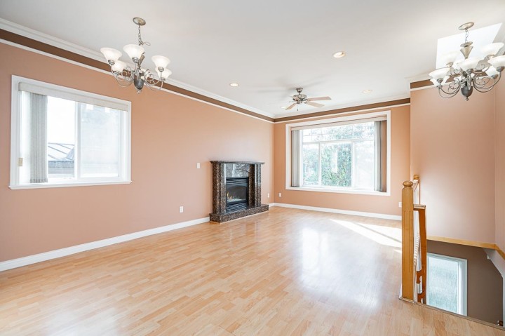 Photo 4 at 2887 E Georgia Street, Renfrew VE, Vancouver East