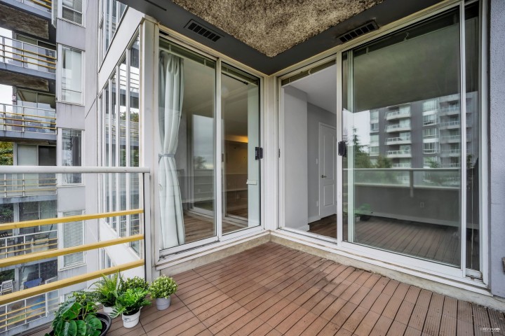 Photo 10 at 606 - 3061 E Kent Avenue North, South Marine, Vancouver East