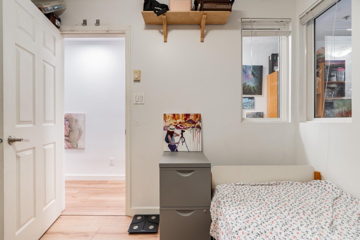 Photo 6 at 212 - 868 Kingsway, Fraser VE, Vancouver East