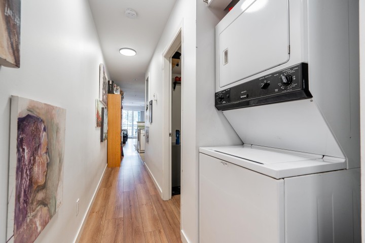 Photo 16 at 212 - 868 Kingsway, Fraser VE, Vancouver East