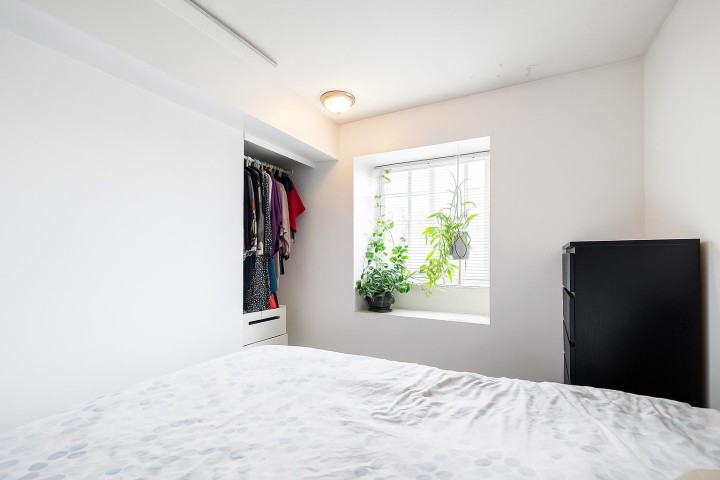 Photo 3 at 212 - 868 Kingsway, Fraser VE, Vancouver East