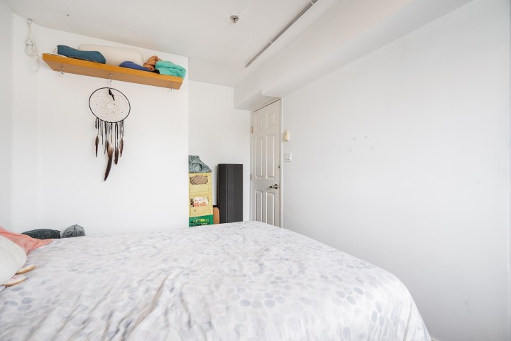 Photo 4 at 212 - 868 Kingsway, Fraser VE, Vancouver East