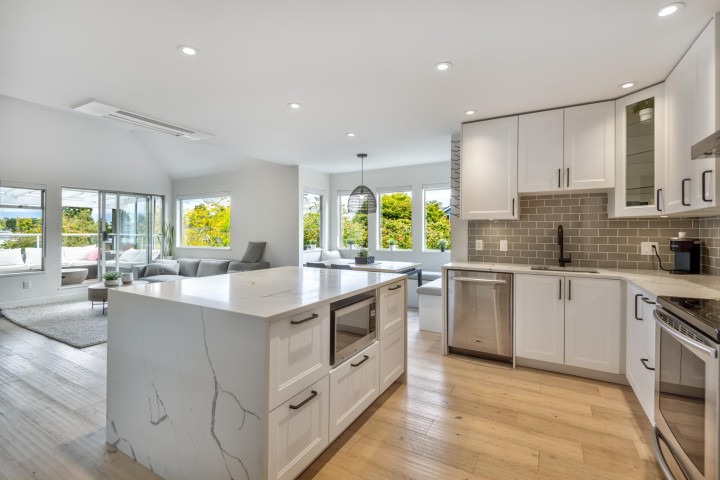 Photo 1 at 304 - 1665 Arbutus Street, Kitsilano, Vancouver West