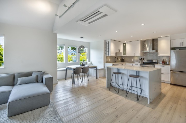 Photo 9 at 304 - 1665 Arbutus Street, Kitsilano, Vancouver West