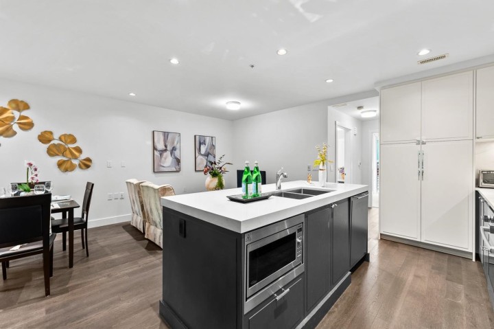 Photo 6 at 7599 Yukon Street, Marpole, Vancouver West