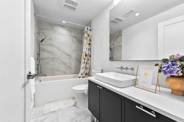 Photo 13 at 7599 Yukon Street, Marpole, Vancouver West