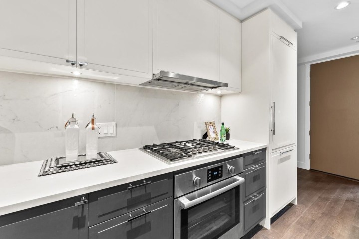 Photo 5 at 7599 Yukon Street, Marpole, Vancouver West