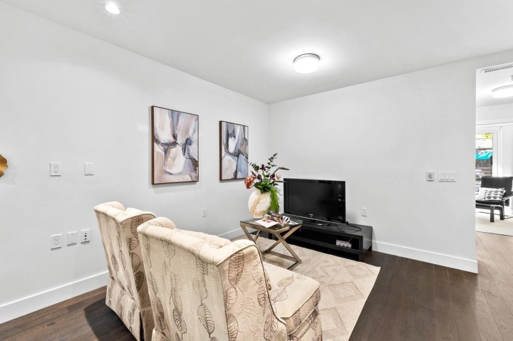 Photo 9 at 7599 Yukon Street, Marpole, Vancouver West