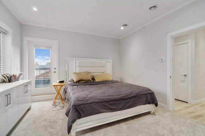 Photo 13 at 2577 Parker Street, Renfrew VE, Vancouver East