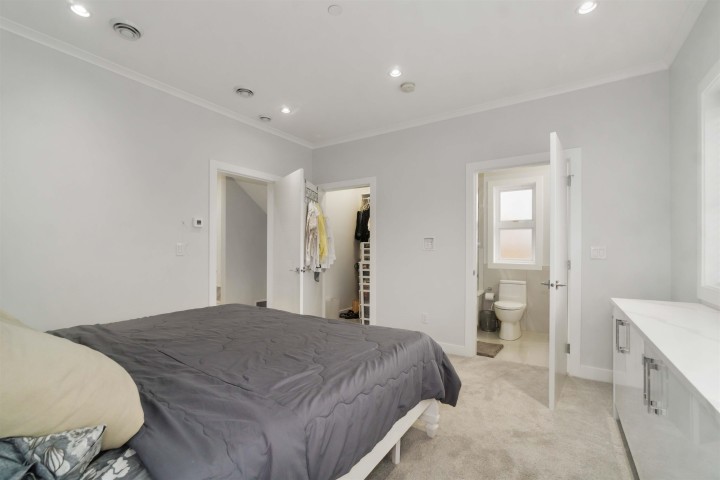 Photo 14 at 2577 Parker Street, Renfrew VE, Vancouver East