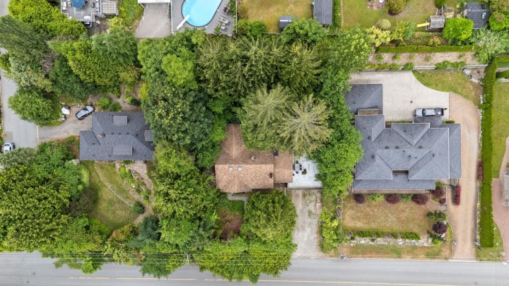 Photo 2 at 338 E Osborne Road, Upper Lonsdale, North Vancouver