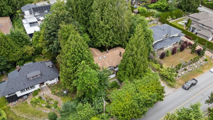 Photo 7 at 338 E Osborne Road, Upper Lonsdale, North Vancouver