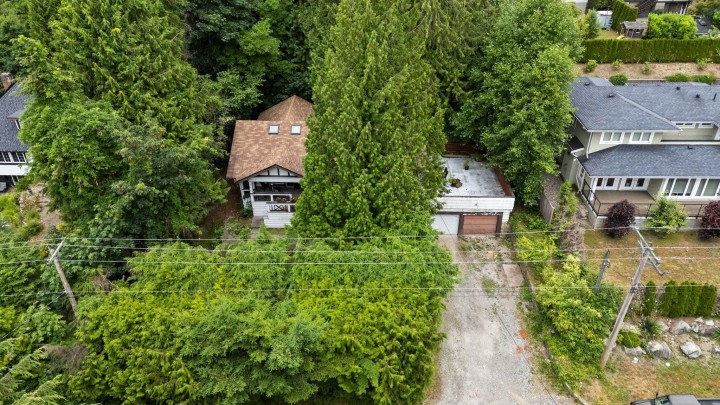 Photo 8 at 338 E Osborne Road, Upper Lonsdale, North Vancouver