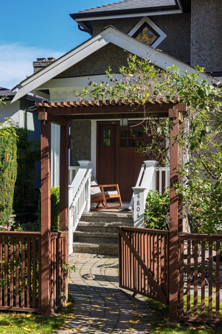 Photo 2 at 4804 Elgin Street, Knight, Vancouver East