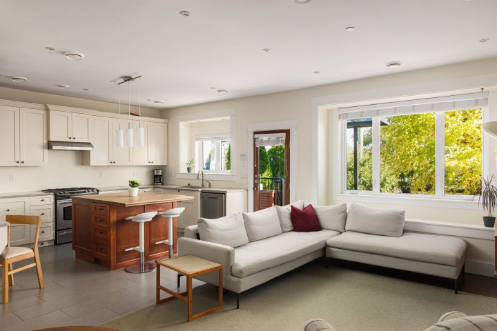 Photo 10 at 4804 Elgin Street, Knight, Vancouver East