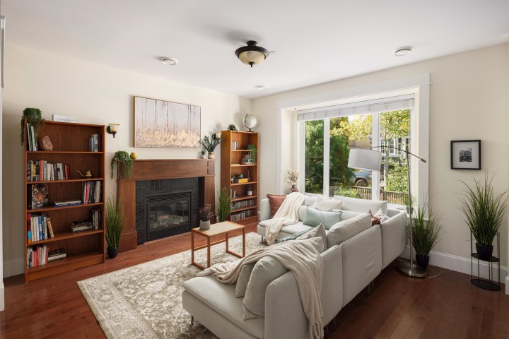 Photo 4 at 4804 Elgin Street, Knight, Vancouver East