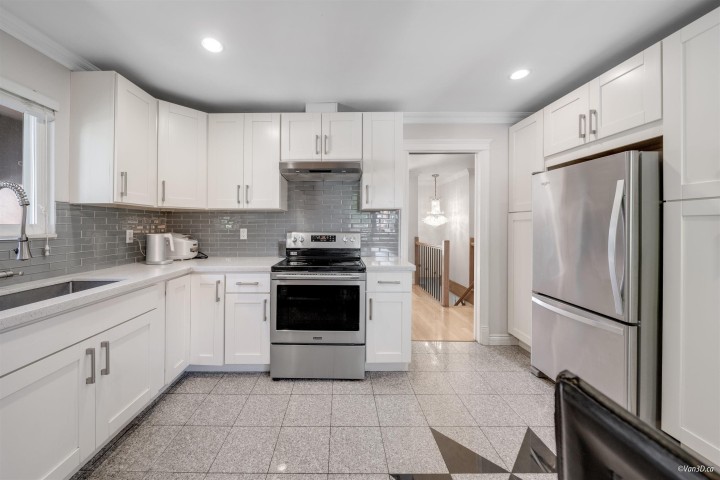 Photo 9 at 7531 Oak Street, South Granville, Vancouver West