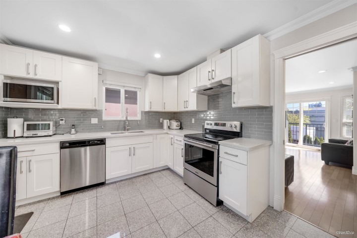 Photo 10 at 7531 Oak Street, South Granville, Vancouver West