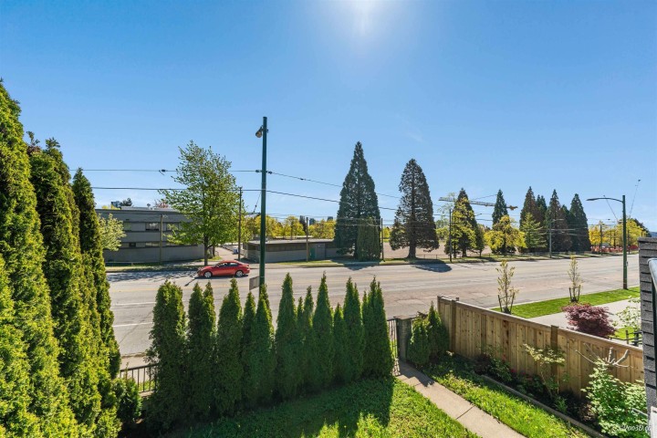 Photo 8 at 7531 Oak Street, South Granville, Vancouver West