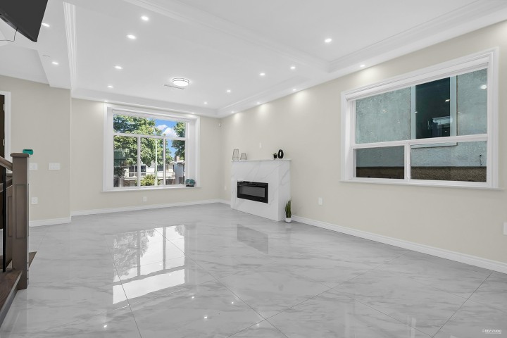 Photo 6 at 2936 E 2nd Avenue, Renfrew VE, Vancouver East