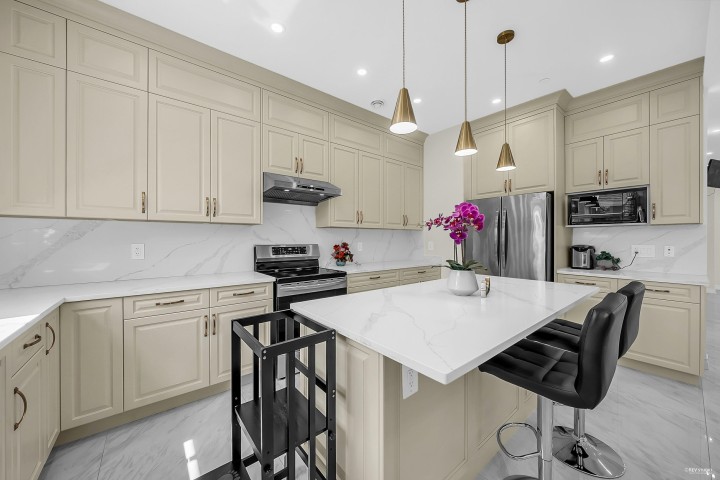 Photo 13 at 2936 E 2nd Avenue, Renfrew VE, Vancouver East