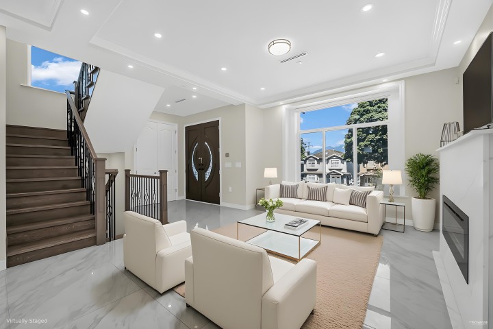 Photo 3 at 2936 E 2nd Avenue, Renfrew VE, Vancouver East