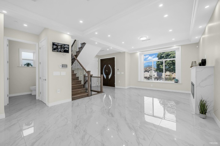 Photo 5 at 2936 E 2nd Avenue, Renfrew VE, Vancouver East