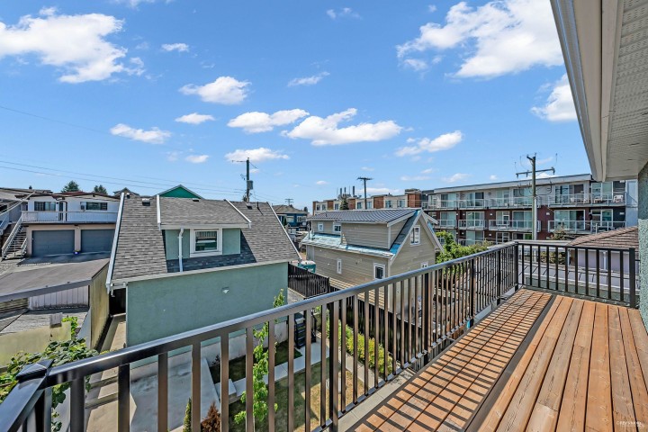 Photo 18 at 2936 E 2nd Avenue, Renfrew VE, Vancouver East