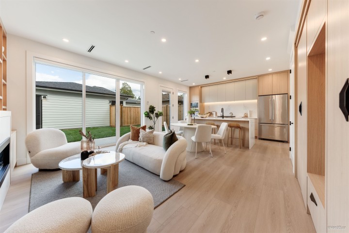 Photo 2 at 2 - 3121 E 46th Avenue, Killarney VE, Vancouver East