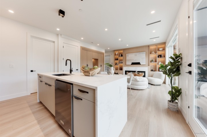 Photo 13 at 2 - 3121 E 46th Avenue, Killarney VE, Vancouver East