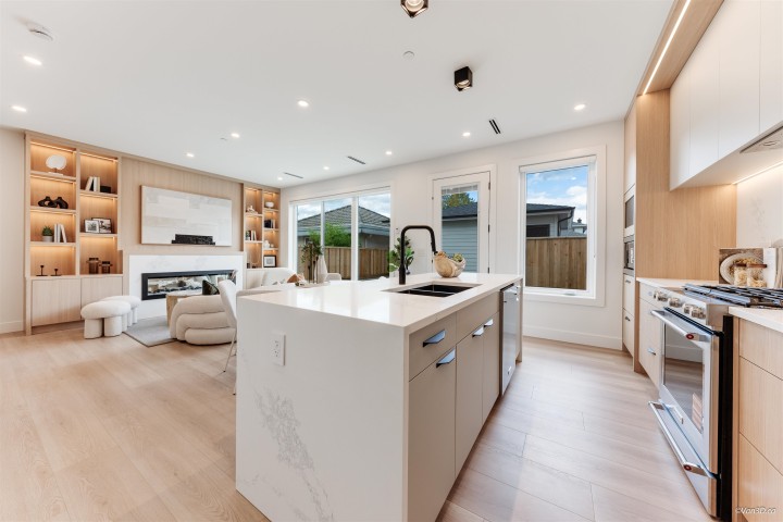 Photo 12 at 2 - 3121 E 46th Avenue, Killarney VE, Vancouver East