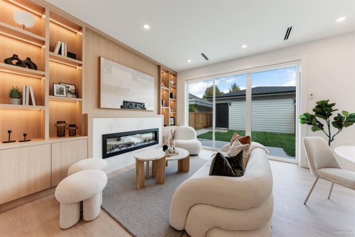 Photo 1 at 2 - 3121 E 46th Avenue, Killarney VE, Vancouver East