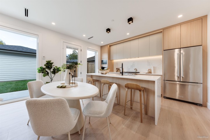 Photo 9 at 2 - 3121 E 46th Avenue, Killarney VE, Vancouver East