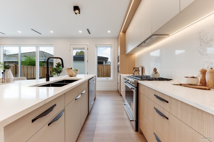 Photo 4 at 2 - 3121 E 46th Avenue, Killarney VE, Vancouver East