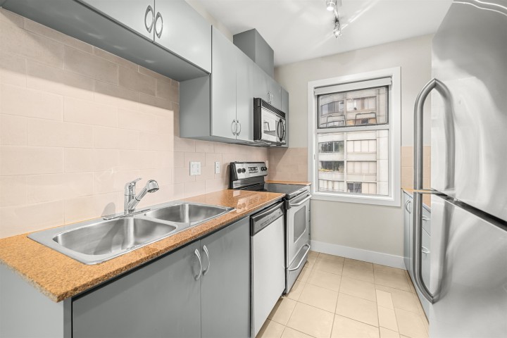 Photo 13 at 602 - 2965 Fir Street, Fairview VW, Vancouver West