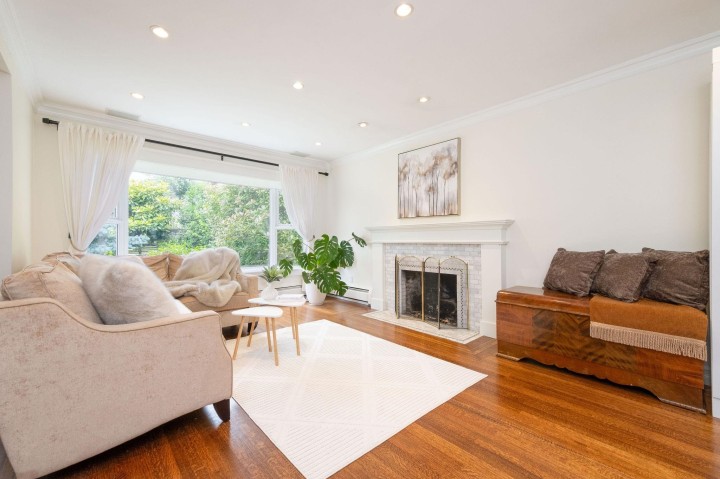 Photo 4 at 445 W 26th Street, Upper Lonsdale, North Vancouver