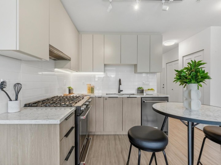 Photo 6 at 208 - 2408 Grant Street, Renfrew VE, Vancouver East