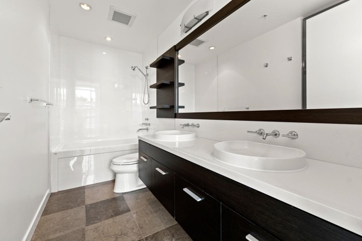 Photo 6 at 703 - 2528 Maple Street, Kitsilano, Vancouver West