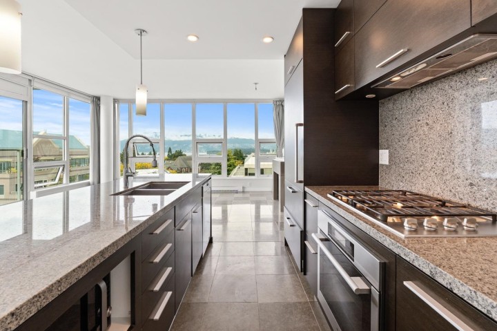 Photo 14 at 703 - 2528 Maple Street, Kitsilano, Vancouver West