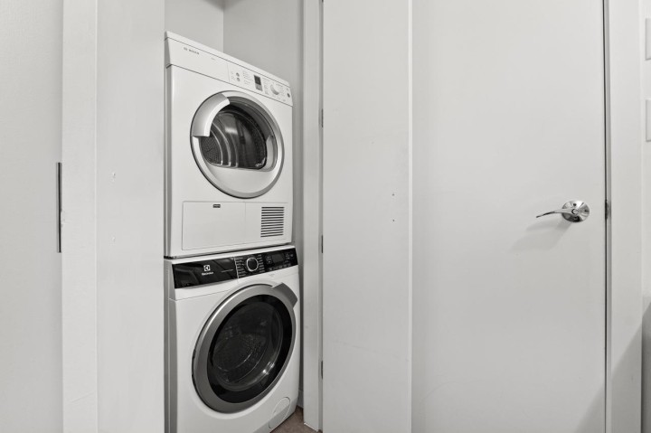 Photo 15 at 703 - 2528 Maple Street, Kitsilano, Vancouver West