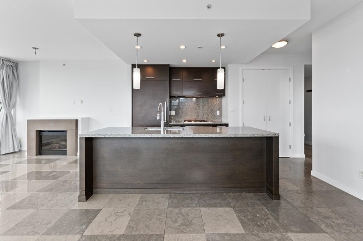 Photo 11 at 703 - 2528 Maple Street, Kitsilano, Vancouver West