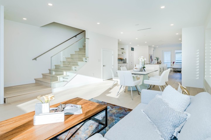 Photo 2 at 3321 W 37th Avenue, Dunbar, Vancouver West