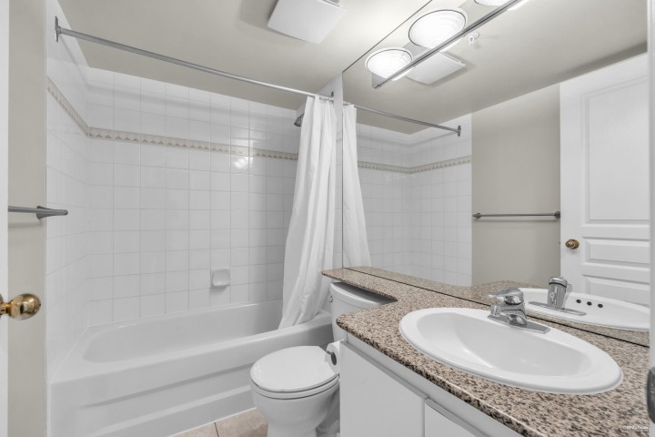 Photo 17 at 1608 - 1189 Howe Street, Downtown VW, Vancouver West