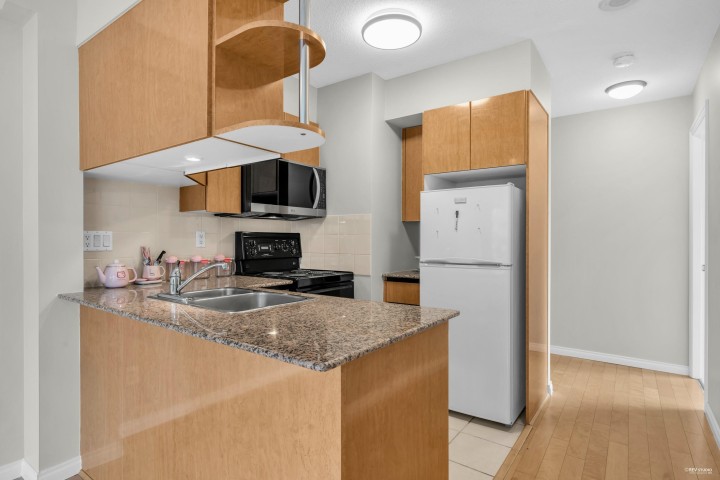 Photo 9 at 1608 - 1189 Howe Street, Downtown VW, Vancouver West