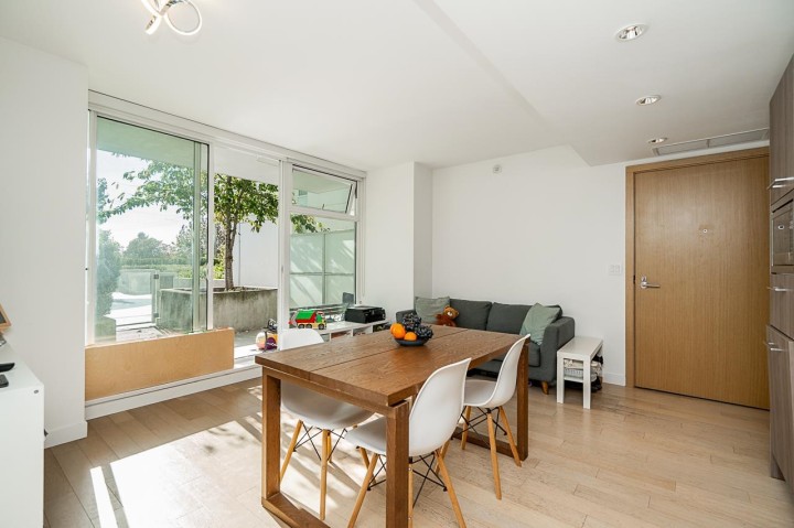 Photo 2 at 301 - 4638 Gladstone Street, Victoria VE, Vancouver East