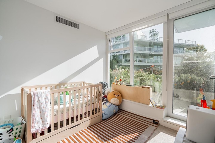 Photo 13 at 301 - 4638 Gladstone Street, Victoria VE, Vancouver East