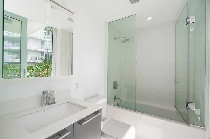 Photo 12 at 301 - 4638 Gladstone Street, Victoria VE, Vancouver East