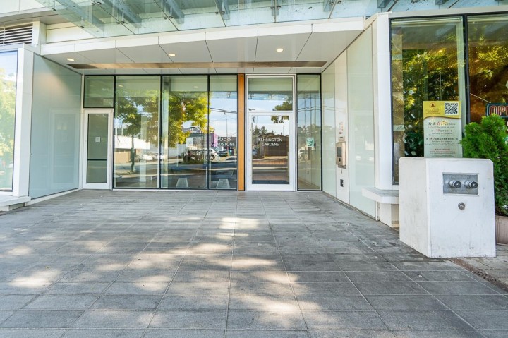 Photo 32 at 301 - 4638 Gladstone Street, Victoria VE, Vancouver East