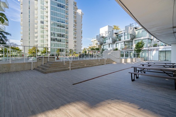 Photo 24 at 301 - 4638 Gladstone Street, Victoria VE, Vancouver East