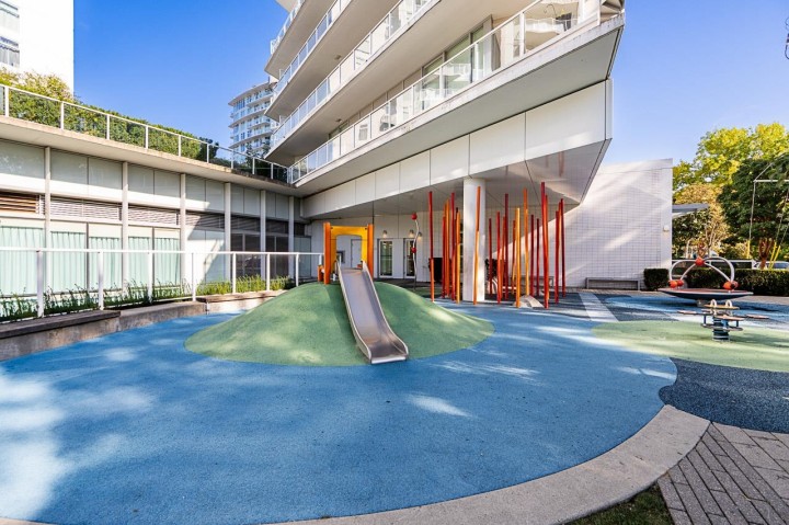 Photo 30 at 301 - 4638 Gladstone Street, Victoria VE, Vancouver East